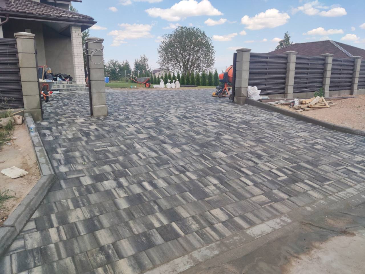 Территория частного дома